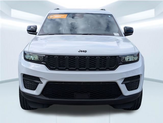 Used 2023 White Jeep Altitude X image 9