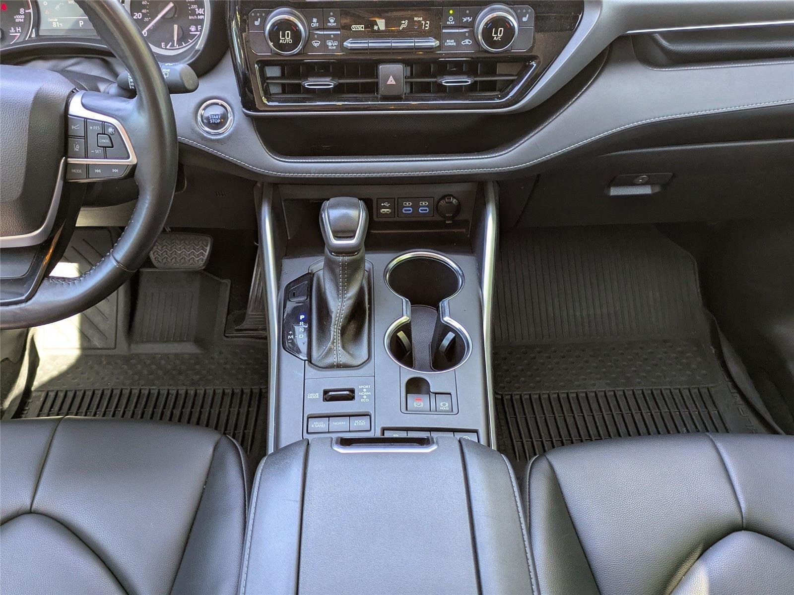 Used 2022 Wind Chill Pearl Toyota XLE image 22