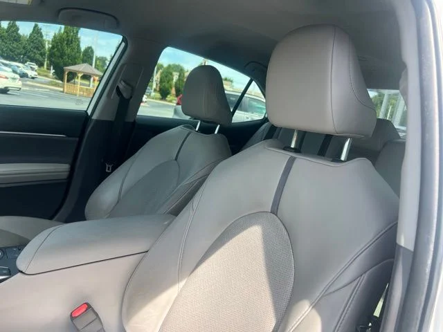 Used 2022 Wind Chill Pearl Toyota XLE image 14