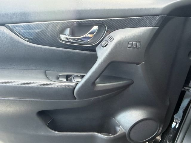 Used 2020 Black Nissan SL image 33