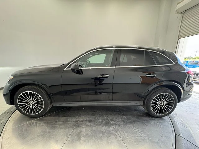 New 2026 Black Mercedes-Benz GLC 300 image 17