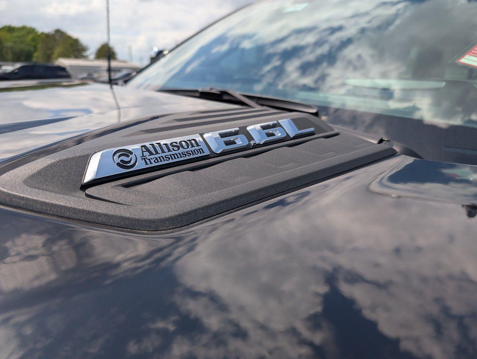Used 2024 Black Chevrolet High Country image 9