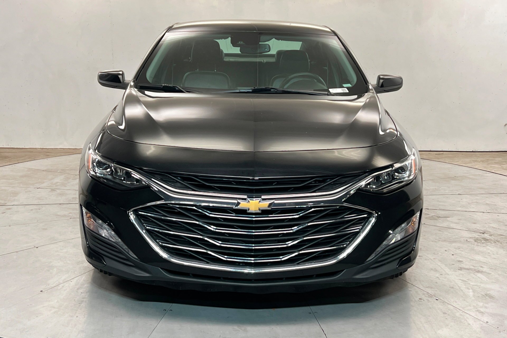 Used 2024 Mosaic Black Metallic Chevrolet LT image 9