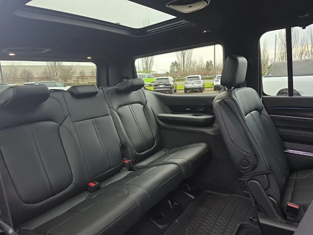 2026 Jeep Grand Wagoneer Summit Obsidian - Photo 11
