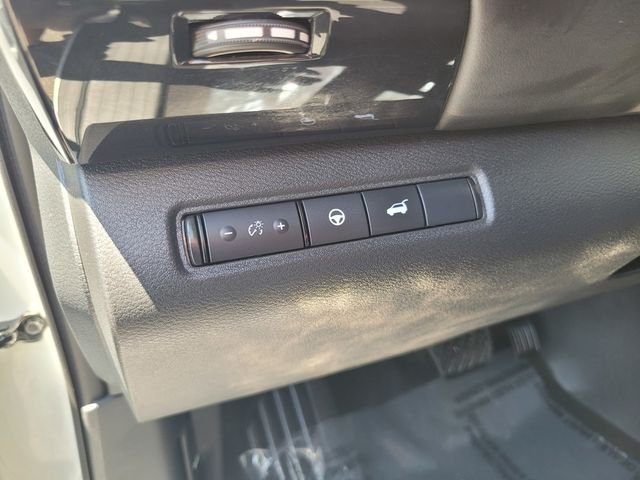Used 2025 White Nissan SV image 19