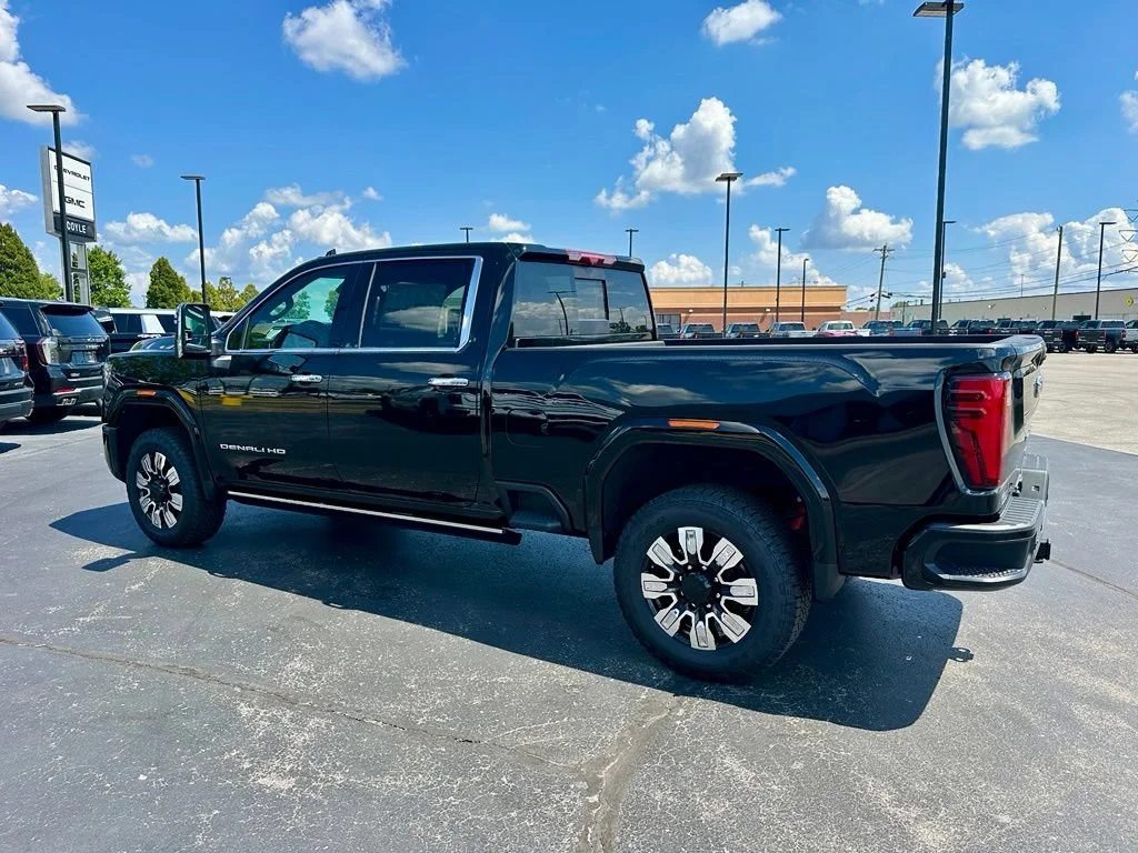 2026 GMC Sierra 3500HD Denali - Photo 7