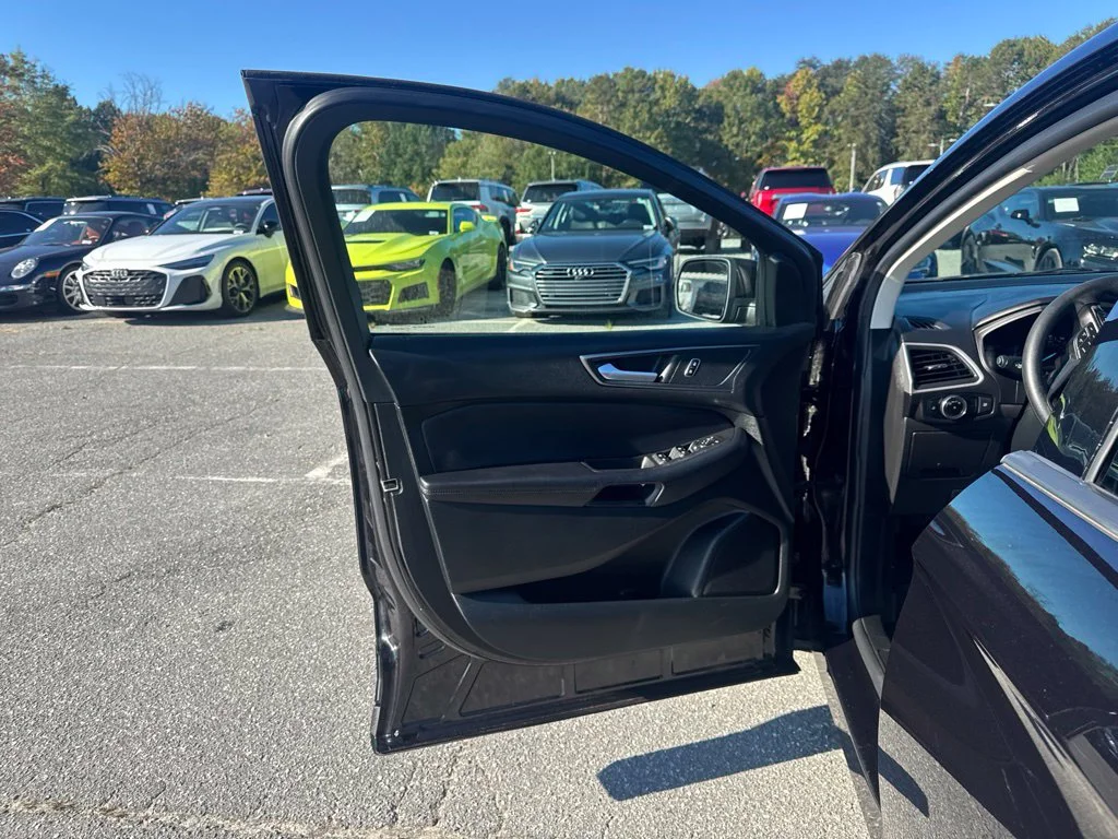 Used 2024 Black Ford SE image 23