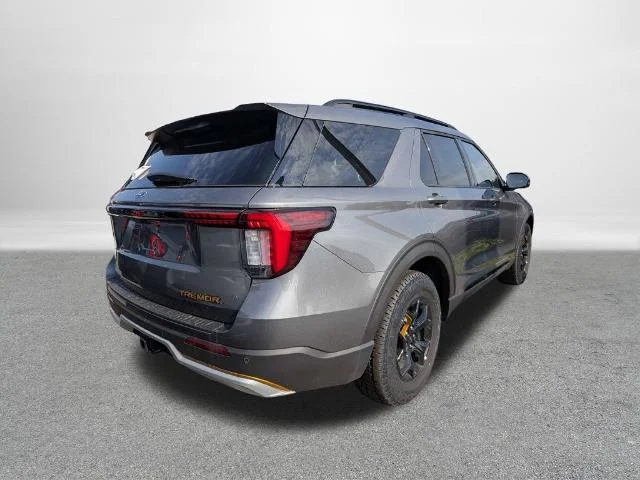 New 2026 Carbonized Gray Metallic Ford Tremor® image 31