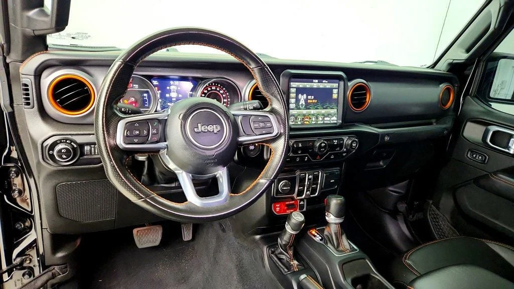 Used 2022 Black Clearcoat Jeep Mojave 4x4 w/ Freedom Top & Leather Seats image 12