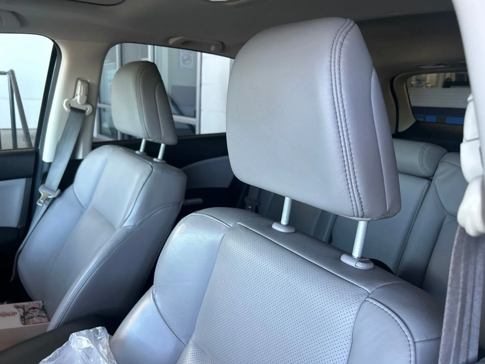 Used 2015 Alabaster Silver Metallic Honda Touring image 6