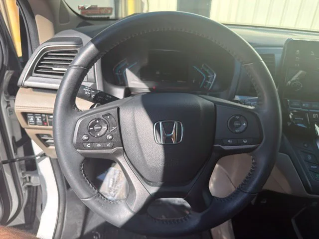 Used 2024 White Honda EX-L image 25