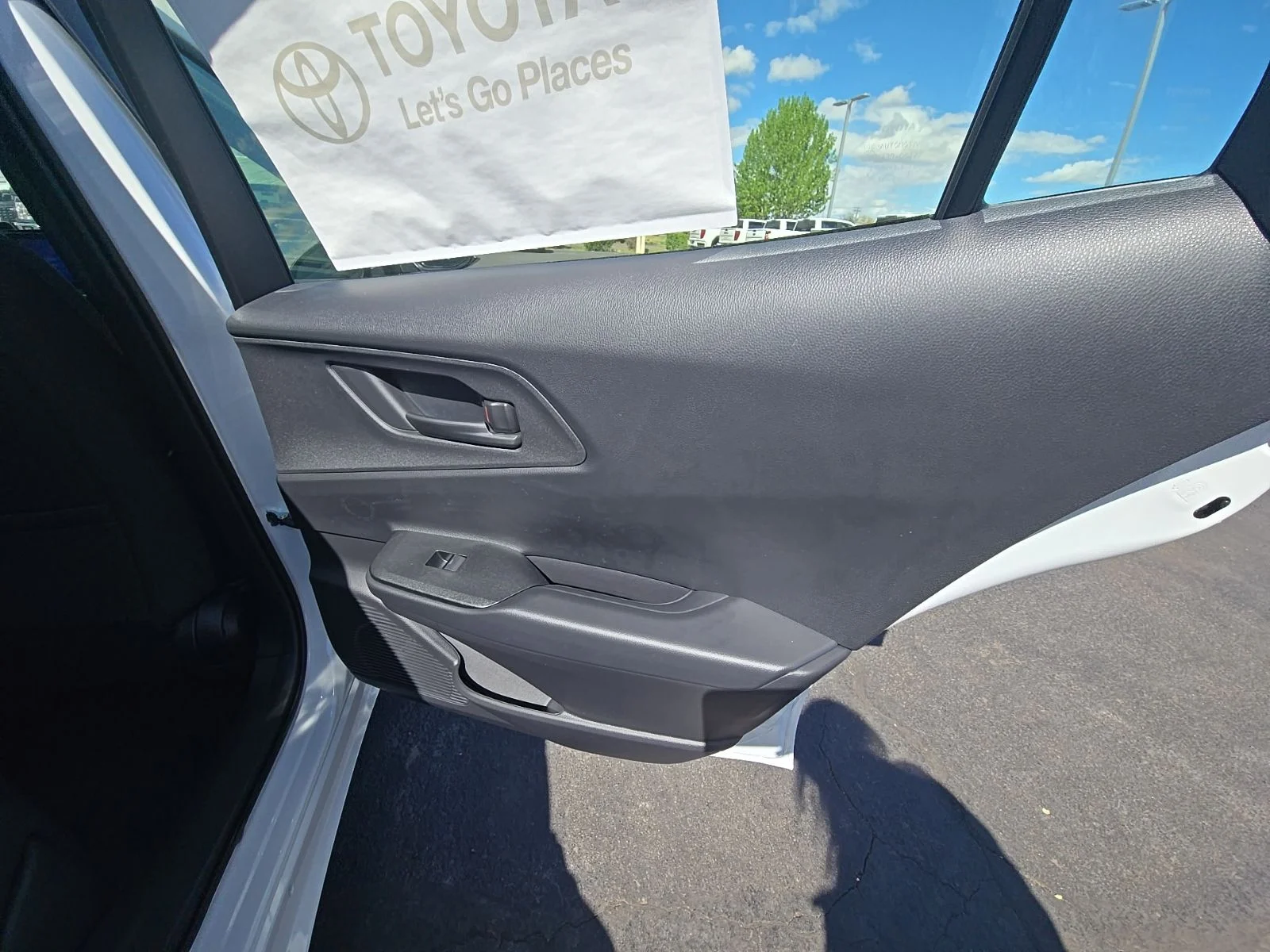 New 2025 Wind Chill Pearl Toyota SE image 34