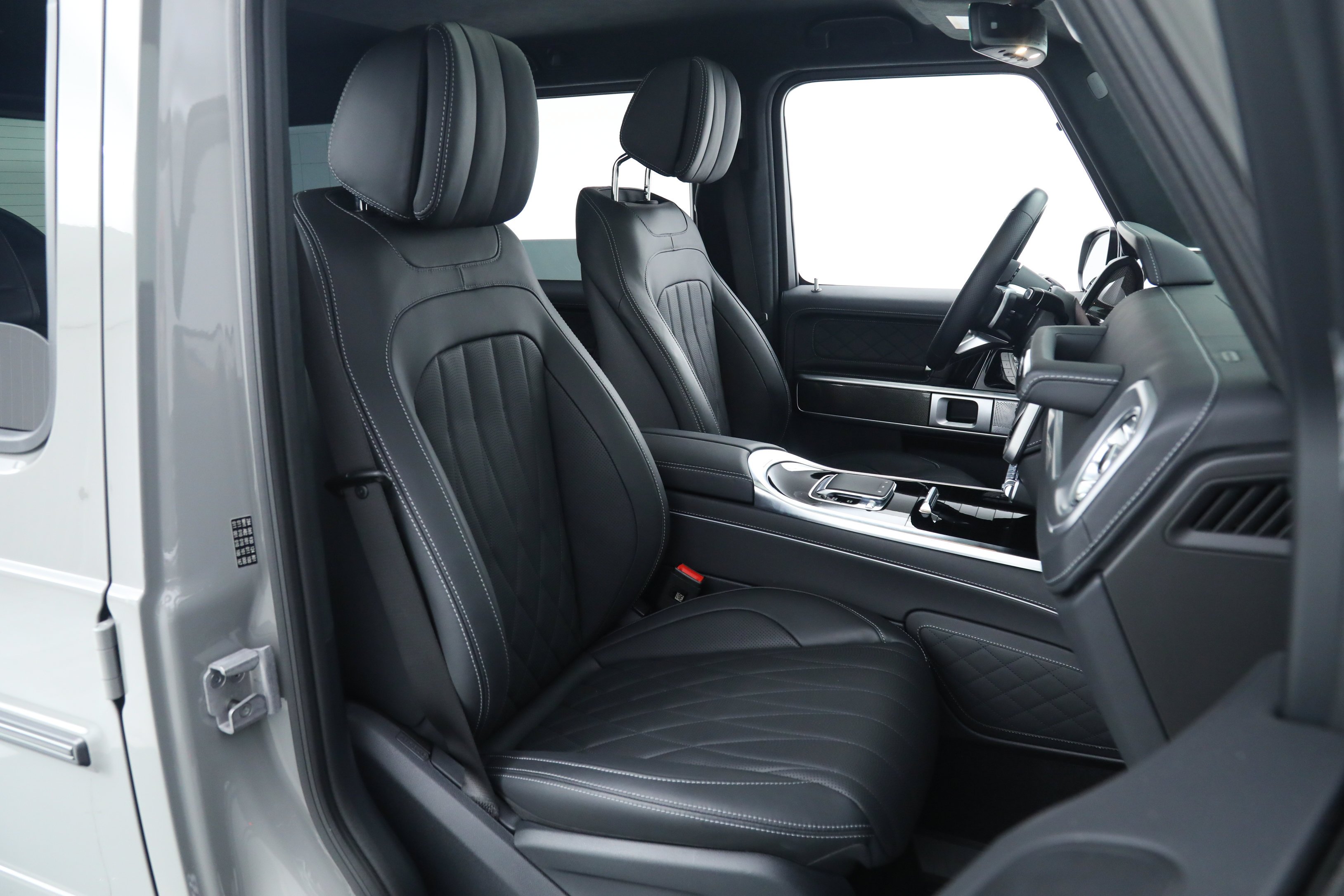 Used 2025 Gray Mercedes-Benz G 550 image 18