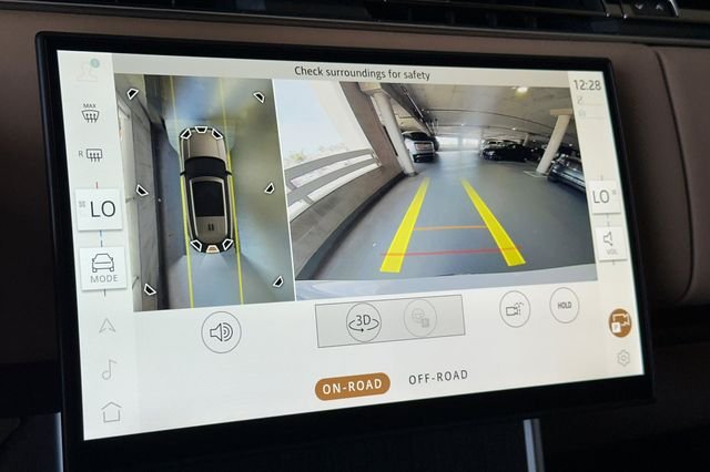 New 2026 Fuji White Land Rover SE image 18