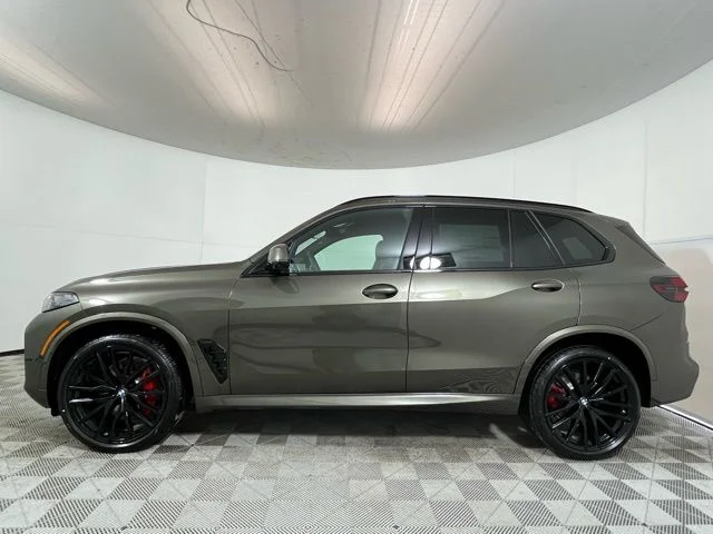 Used 2026 Manhattan Green Metallic BMW xDrive40i image 4