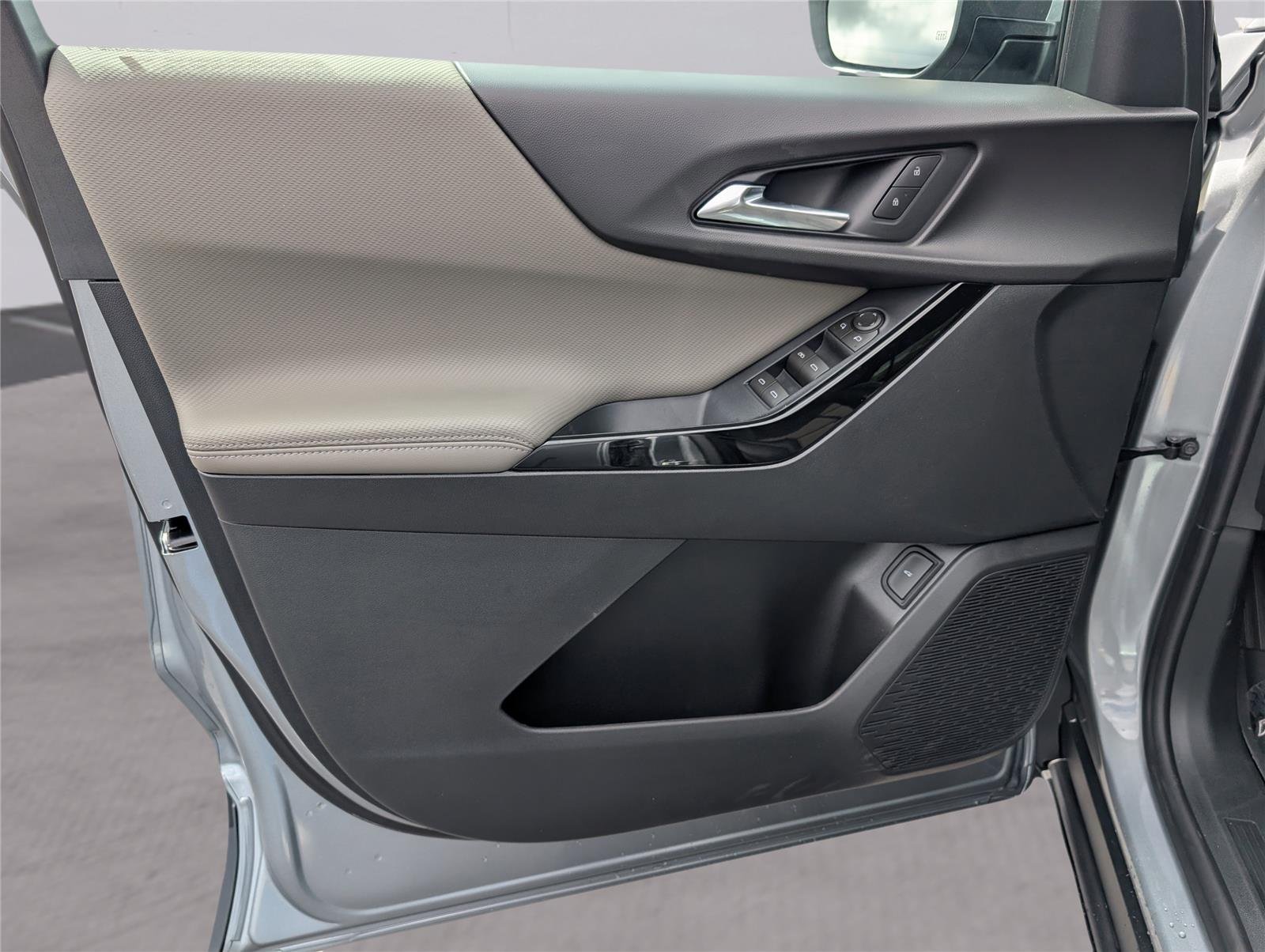 New 2026 Sterling Gray Metallic Chevrolet LT image 27