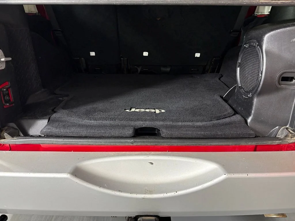 Used 2013 Red Jeep Sahara image 41