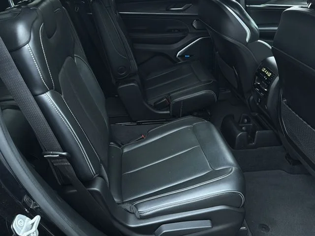 Used 2021 Black Jeep Overland image 41