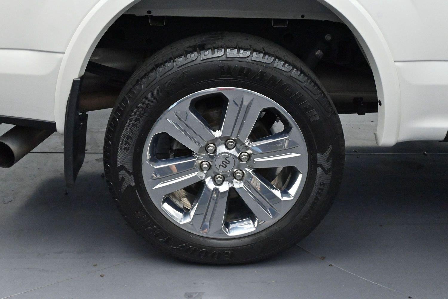 Used 2018 White Platinum Metallic Tricoat Ford XL image 43