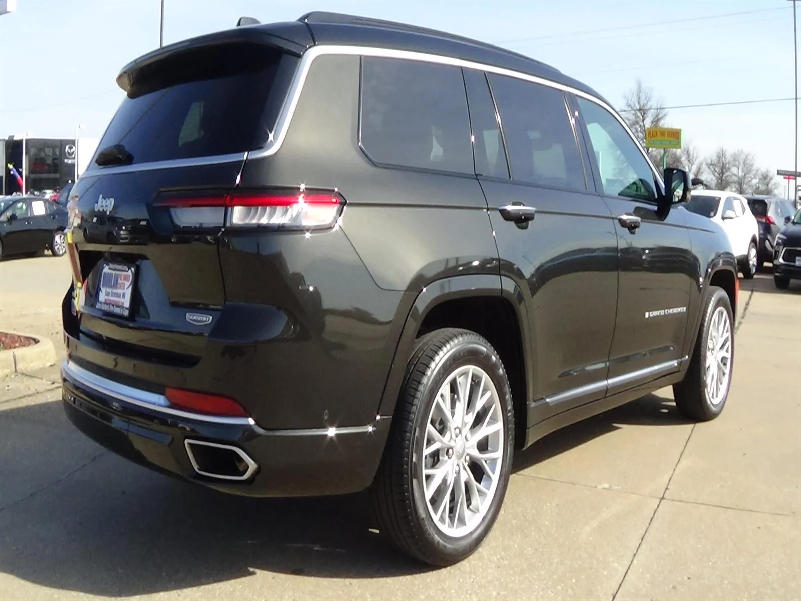 Used 2024 Rocky Mountain Pearl Coat (pfj) Jeep Summit image 6