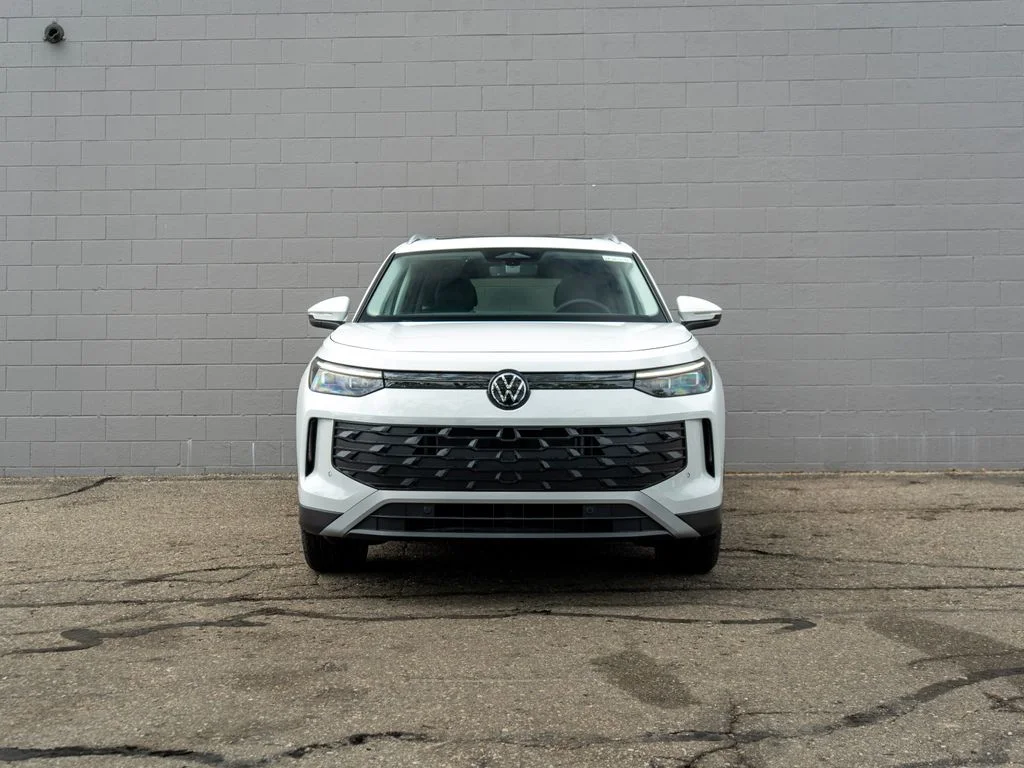 New 2026 Pure White Volkswagen 2.0T SE image 2