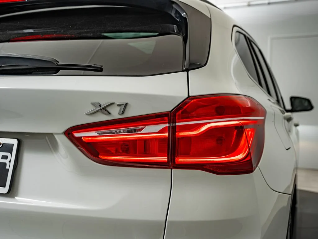 Used 2017 Alpine White BMW xDrive28i image 15