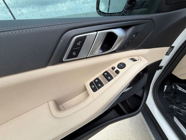 Used 2020 White BMW sDrive40i image 11