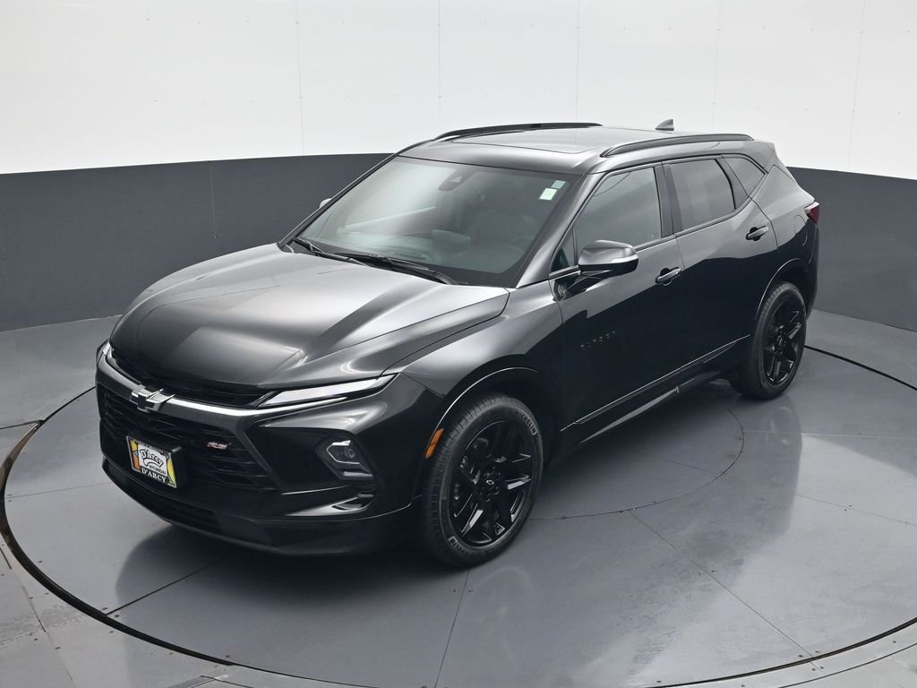 Used 2025 Black Chevrolet RS image 13
