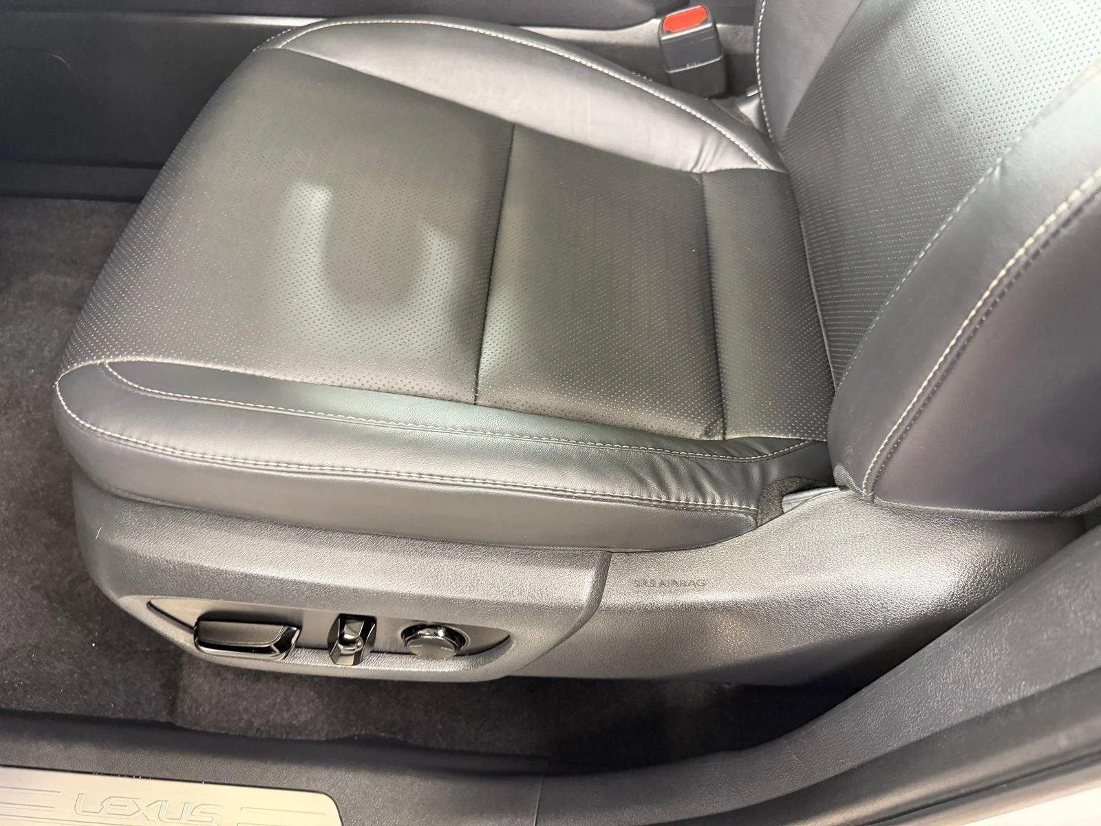 Used 2024 Wind Chill Pearl Lexus TX 350 image 27