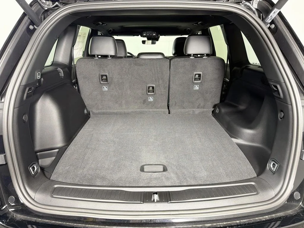 New 2027 Black Jeep Altitude image 26