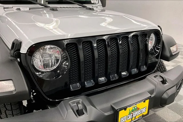 Used 2022 Bright White Clearcoat Jeep Unlimited Willys image 32