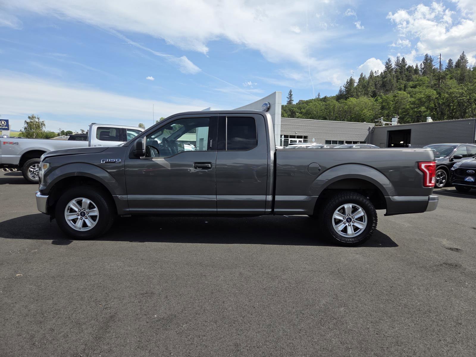 Used 2015  Ford  image 8