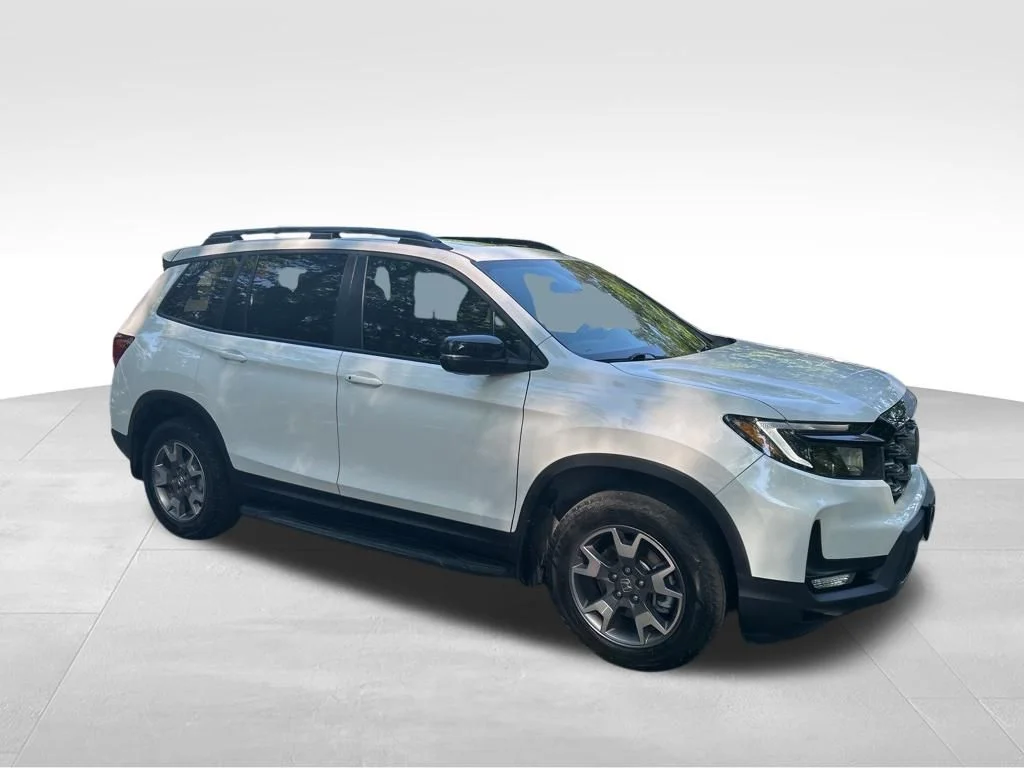 Used 2023 White Honda TrailSport image 7