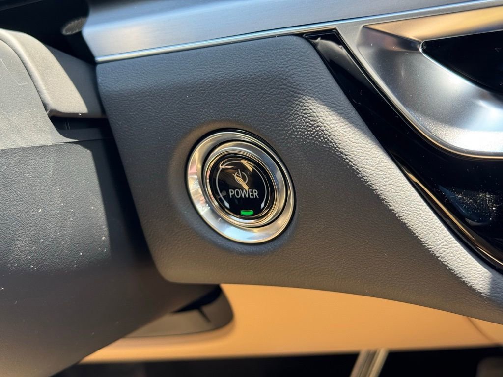 2025 Cadillac LYRIQ Sport 3 - Photo 28