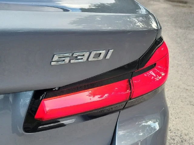 2021 BMW 5 Series 530i - Photo 11