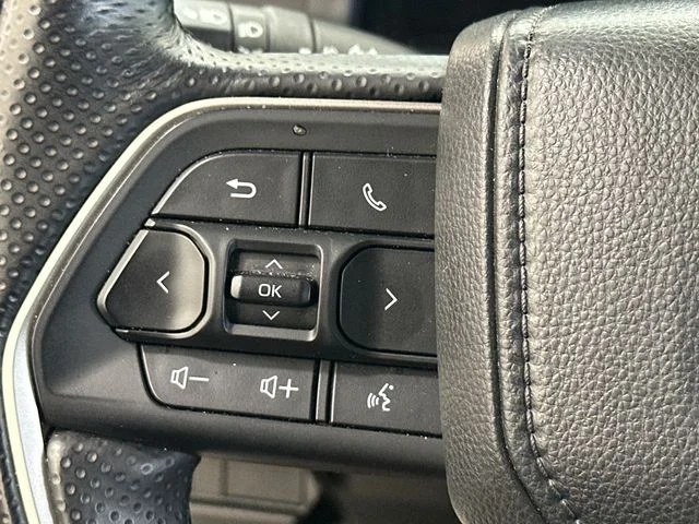 Used 2025 White Toyota SR5 image 19