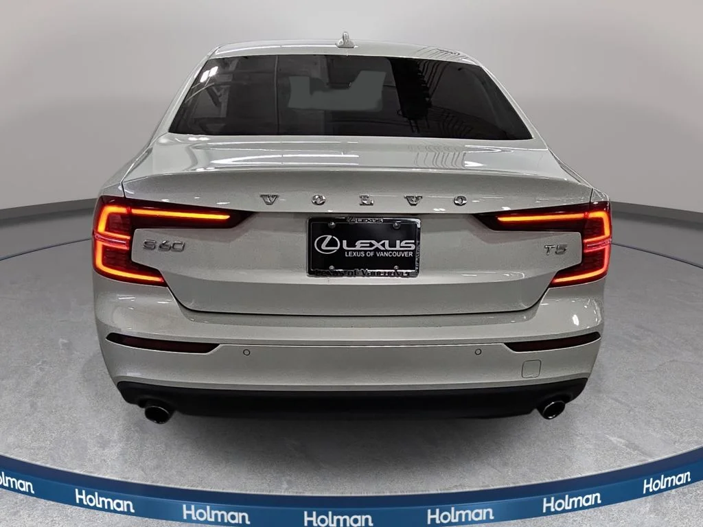 Used 2019 Beige Volvo T5 Momentum image 7
