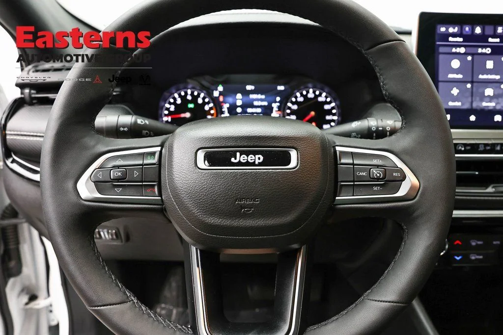 Certified Used 2023 White Jeep Latitude image 14