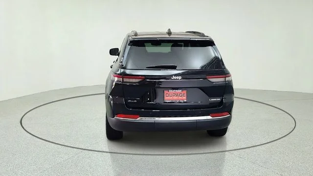 Used 2023 Black Jeep Laredo image 29