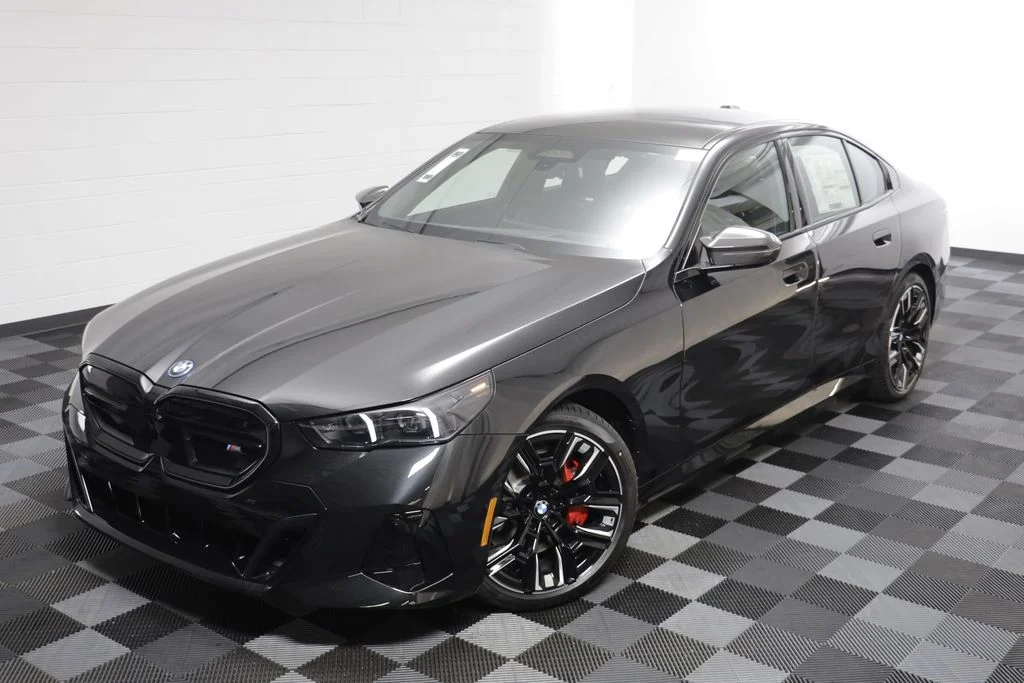 New 2026 Black BMW M60 image 2