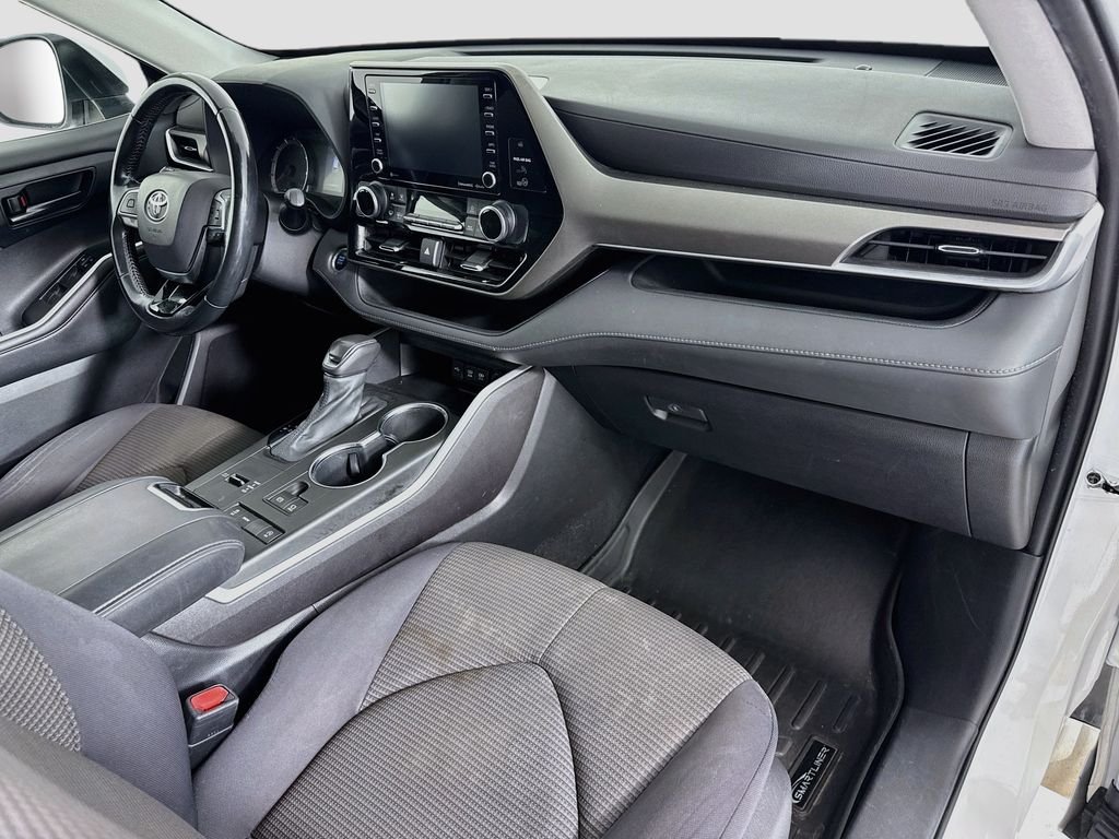 Used 2021 Blizzard Pearl Toyota LE image 17