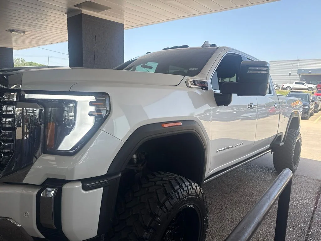 Used 2024 White GMC Denali image 1