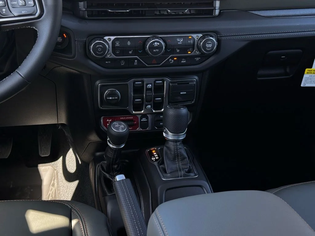 New 2026 Black Jeep Mojave X image 22