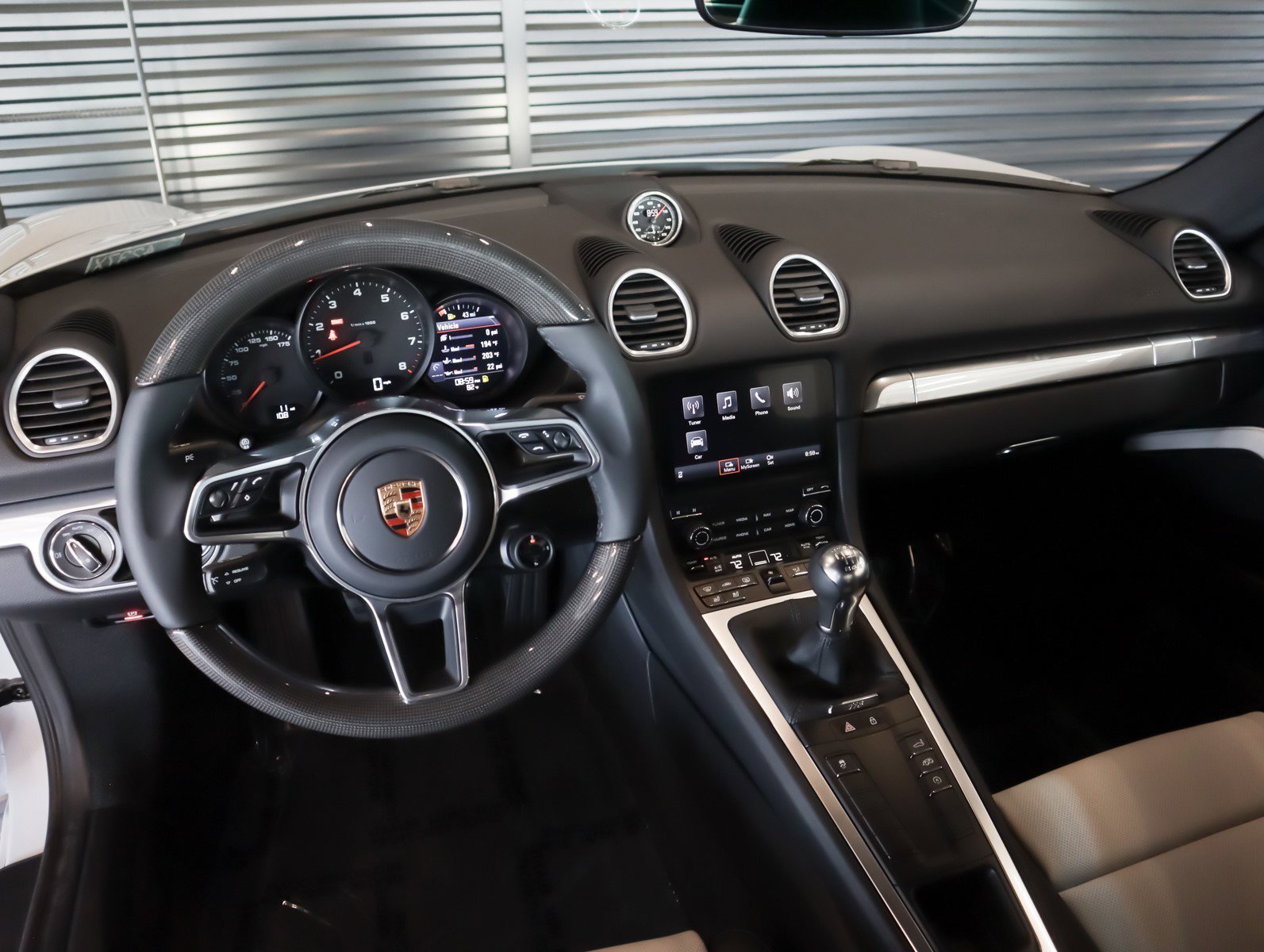 2025 Porsche 718 - Photo 13