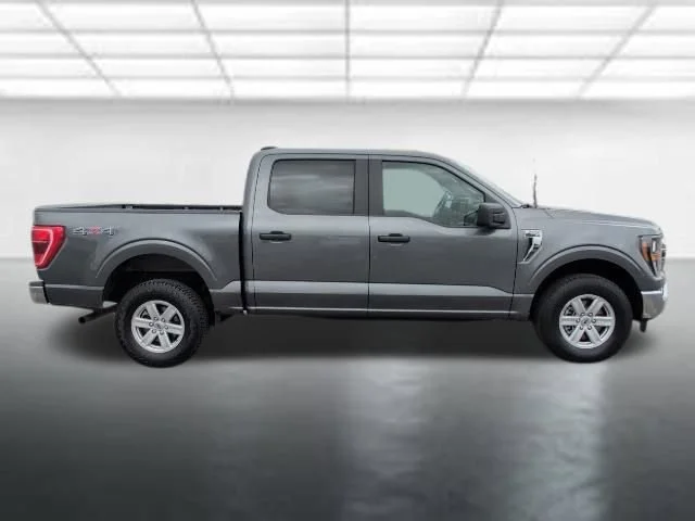 Used 2023  Ford XL image 27