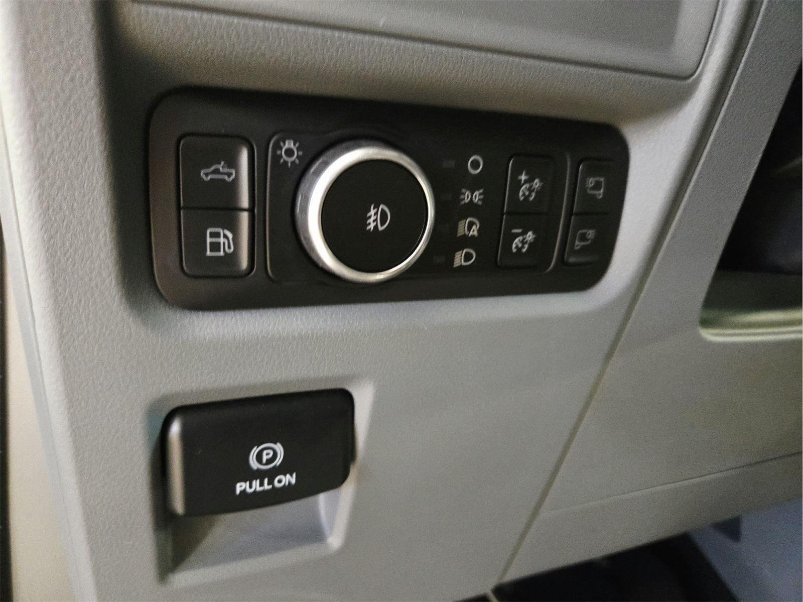 Used 2025 Atlas Blue FORD XLT image 19