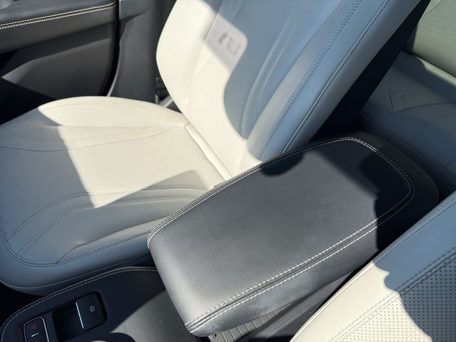 Used 2023 White Metallic Ford Premium image 14