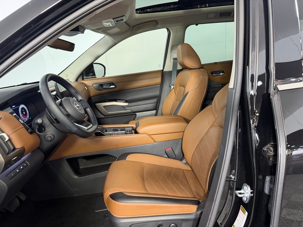 Certified Used 2025 Black Nissan Platinum image 22