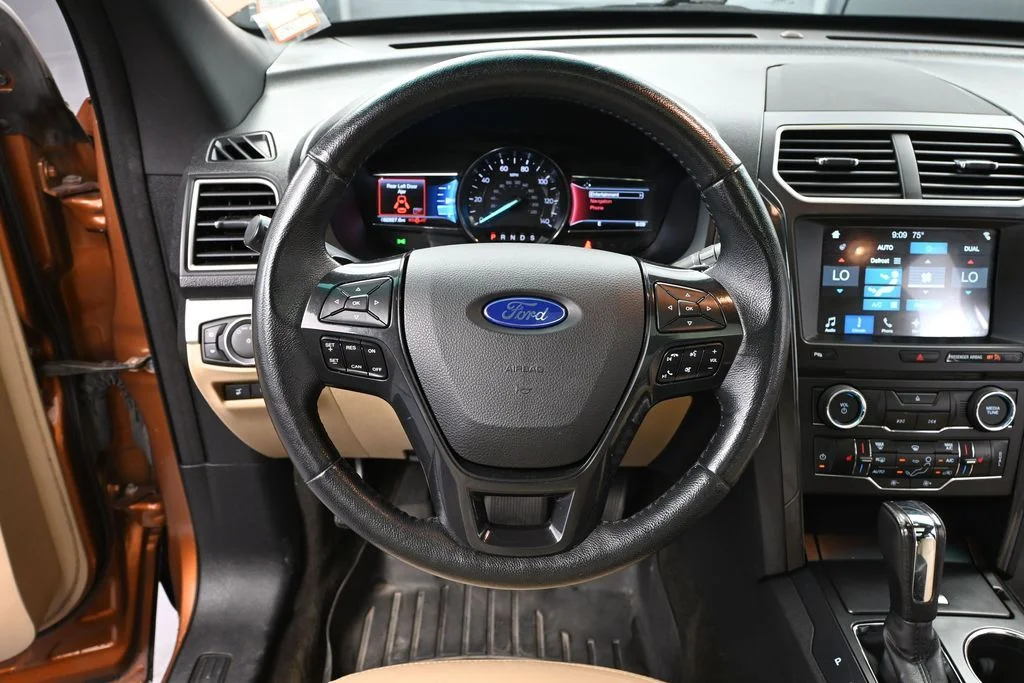 Used 2017 Red Ford XLT image 28