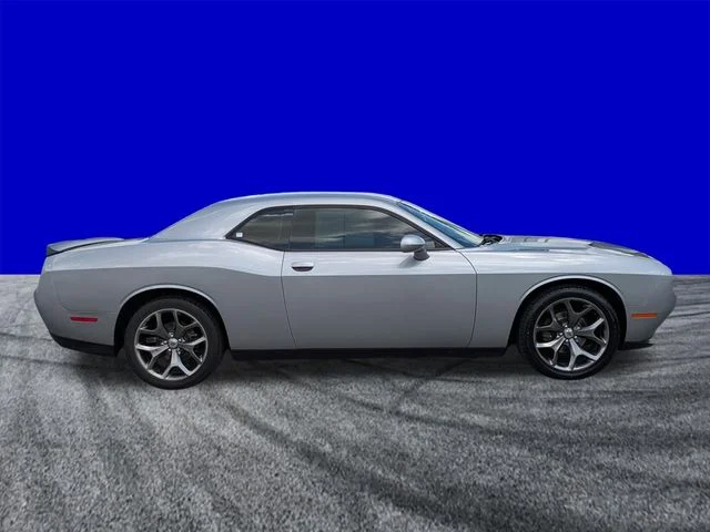 Certified Used 2017 Billet Clearcoat Dodge SXT image 3